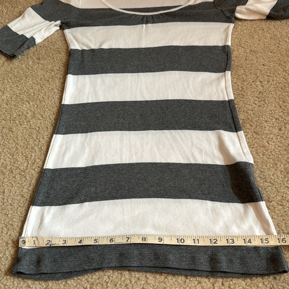 EXPRESS - Stripe Tunic T-Shirt - Size Medium - Picture 9 of 11